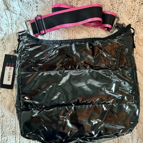 NWT Perri Noir Haute Shore Puffer Crossbody Purse with Black/Pink Handle - Picture 7 of 14